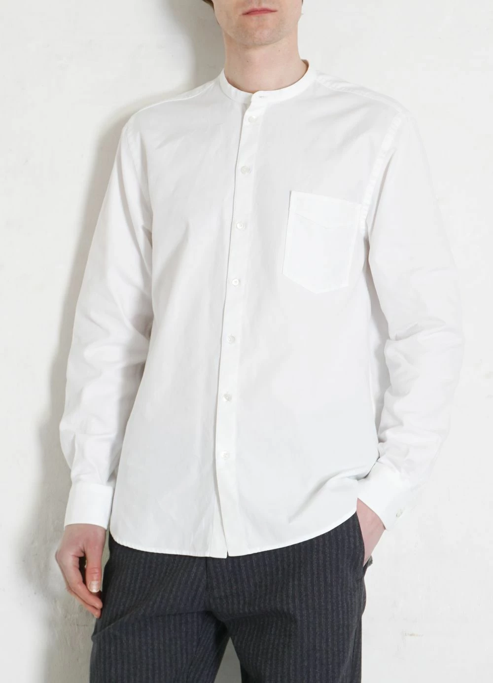 HANSEN GARMENTS ANTE | Collarless Shirt With Chest Pocket | White 2 HANSEN GARMENTS ANTE | Collarless Shirt With Chest Pocket | White - Image 2