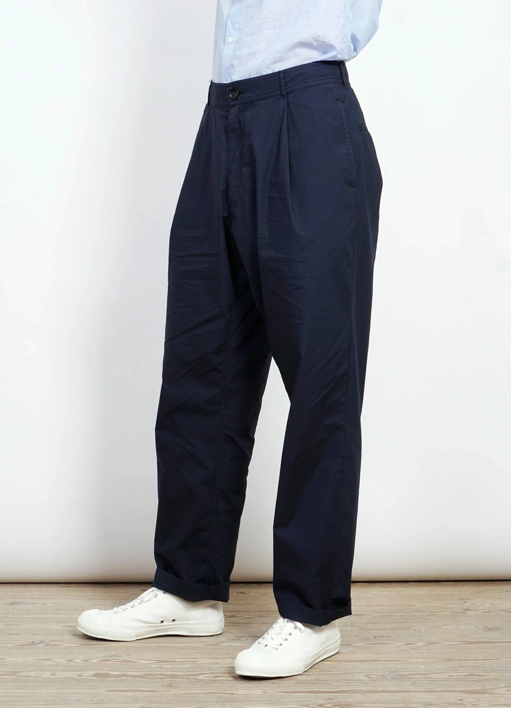 HANSEN GARMENTS EIGIL | Light Wide Cut Summer Trousers | Navy 4 HANSEN GARMENTS EIGIL | Light Wide Cut Summer Trousers | Navy - Image 4