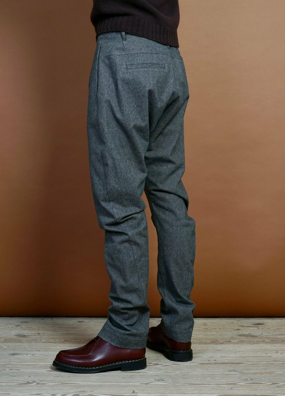 HANSEN GARMENTS OTTO | Curved Leg Trousers | Gravel 3 HANSEN GARMENTS OTTO | Curved Leg Trousers | Gravel - Image 3