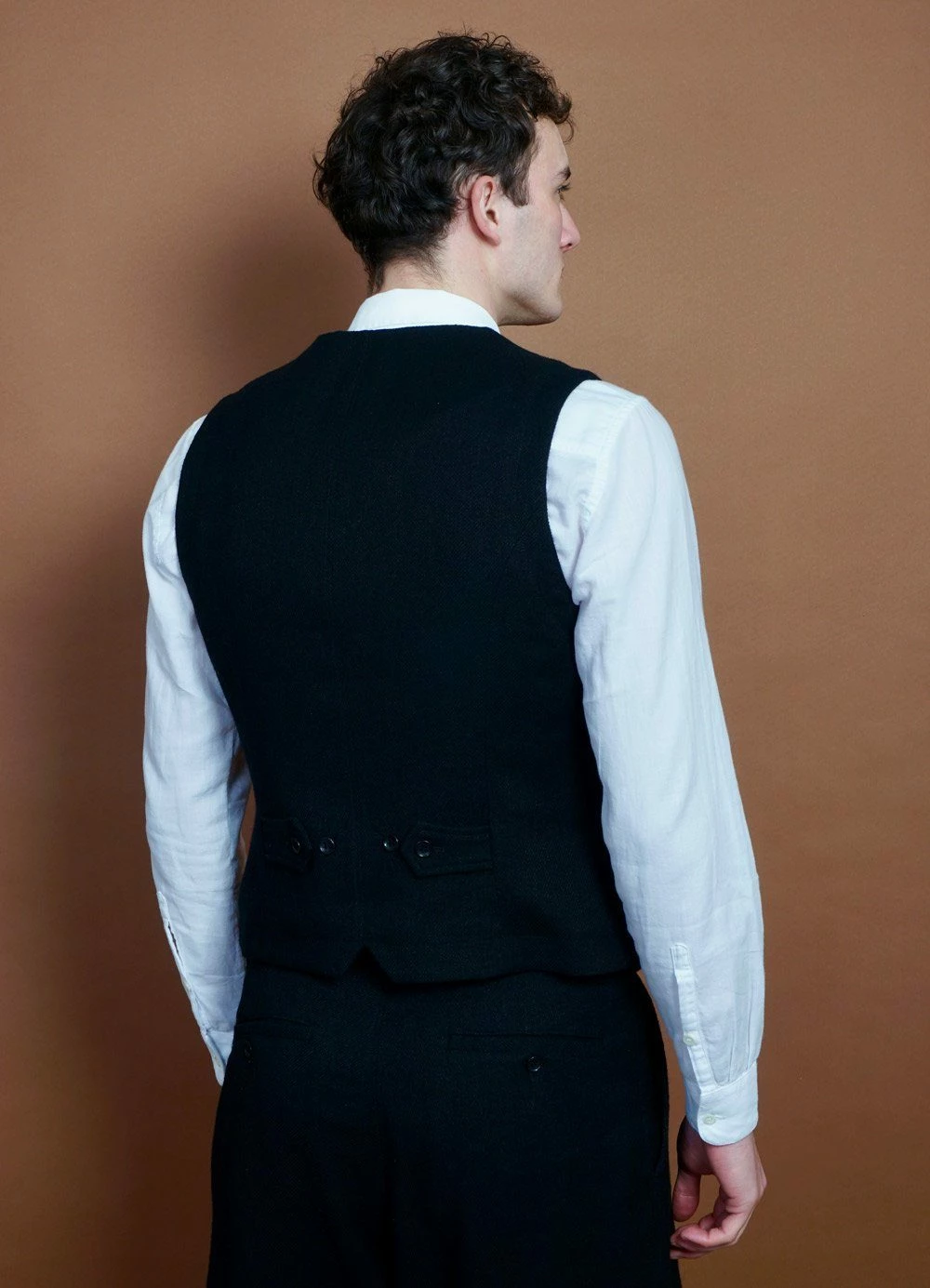 HANSEN GARMENTS WILLIAM | Lapel Waistcoat | Black 4 HANSEN GARMENTS WILLIAM | Lapel Waistcoat | Black - Image 4